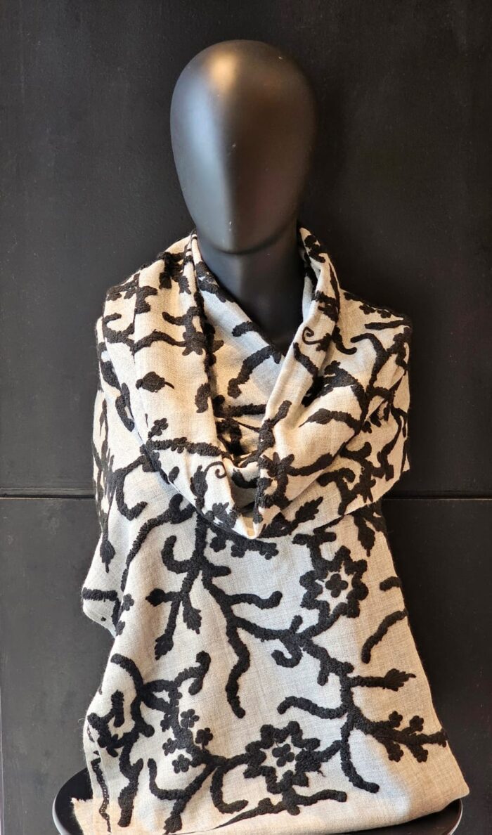 Woolen Stole with Tufted Machine Embroidery